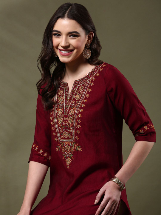Women Floral Embroidered Flared Sleeves Thread Work Kurta